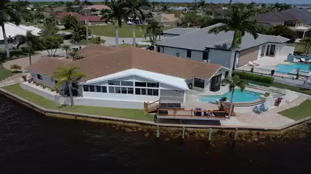 Birdeye picture from above of the Villa River Dream