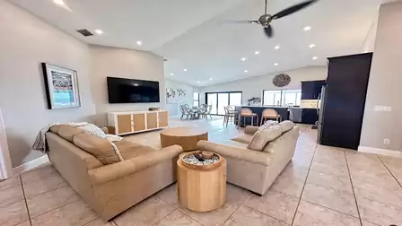 Flooded with light - living-dining room and kitchen seen from a different angle