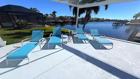 Relax on the sun loungers, read a book or sleep. Pay attention to the sun cream