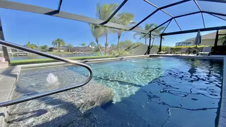 You can swim or lie in the pool through the terrace in the pool. Have fun!