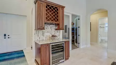 Thanks to the wine cooler your drinks are always well tempered