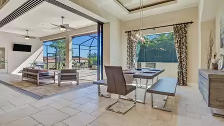 Whether indoors or outdoors - you have a variety of seating options