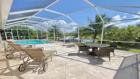 Sun loungers to relax under the Florida sun