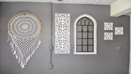 Further decorations on the wall