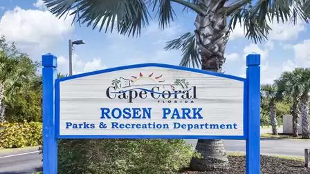 Entrance sign to the Rosen Park - just a few minutes' walk away