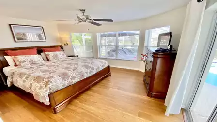 Bedroom with oversized double bed