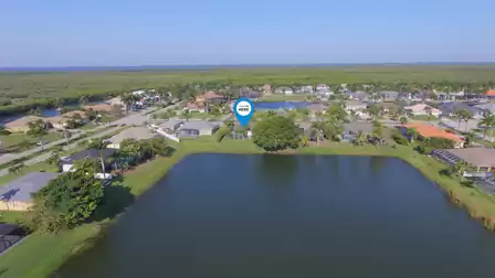 View from above of Villa Asara, the lake and the surrounding houses