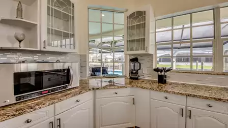 Sensational work surface with a view of the outdoor area