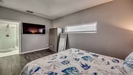 Even here, you can still watch TV in bed