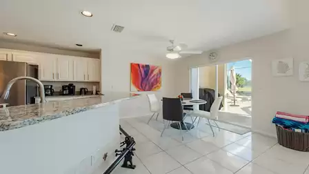 Modern breakfast area for 4 people with access to the terrace