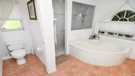 You will sleep wonderfully after a bath in this corner bath