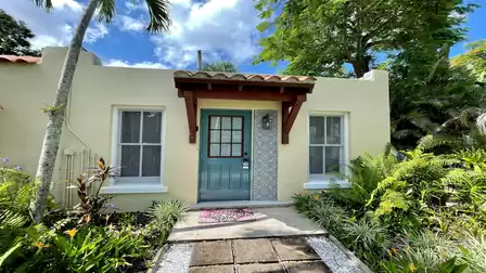 house entrance way from Casita Clarita