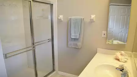 Shower in the 2nd bathroom