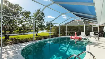 Sun loungers invite you to sunbathe or swim a lap with the flamingo