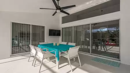Breakfast, lunch or dinner here you can enjoy it 