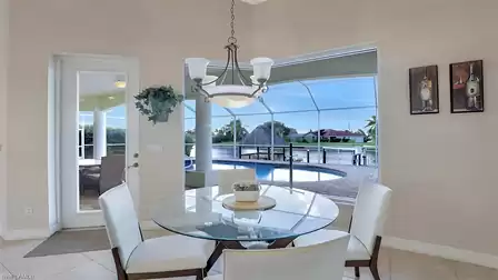 The breakfast nook - all in white and glass