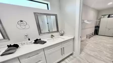 There is plenty of space for your shopping in the walk-in closet