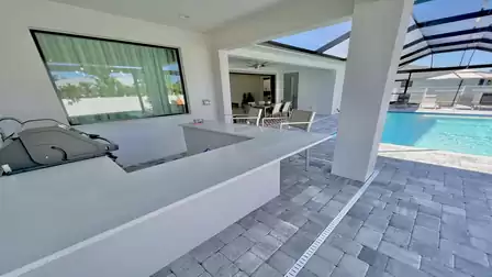 Pool, bar and a barbecue - have fun