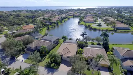 Great location directly on a lake