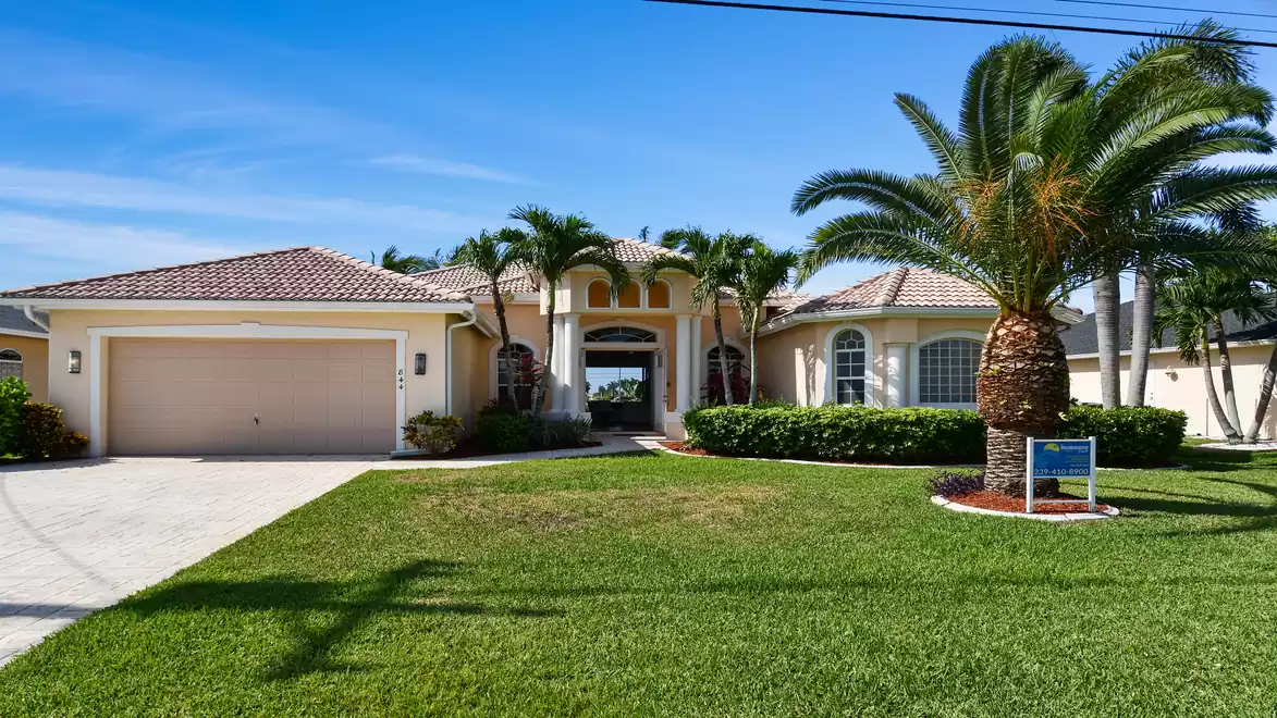 Villa Camille is a beautiful modern vacation home in Southwest Cape Coral