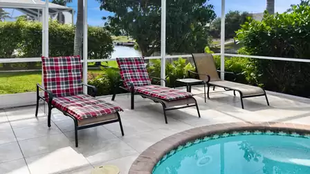 Relaxing in the sun, listening to the radio or reading - everything is possible. Have fun!