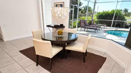 Breakfast area with a view to the pool