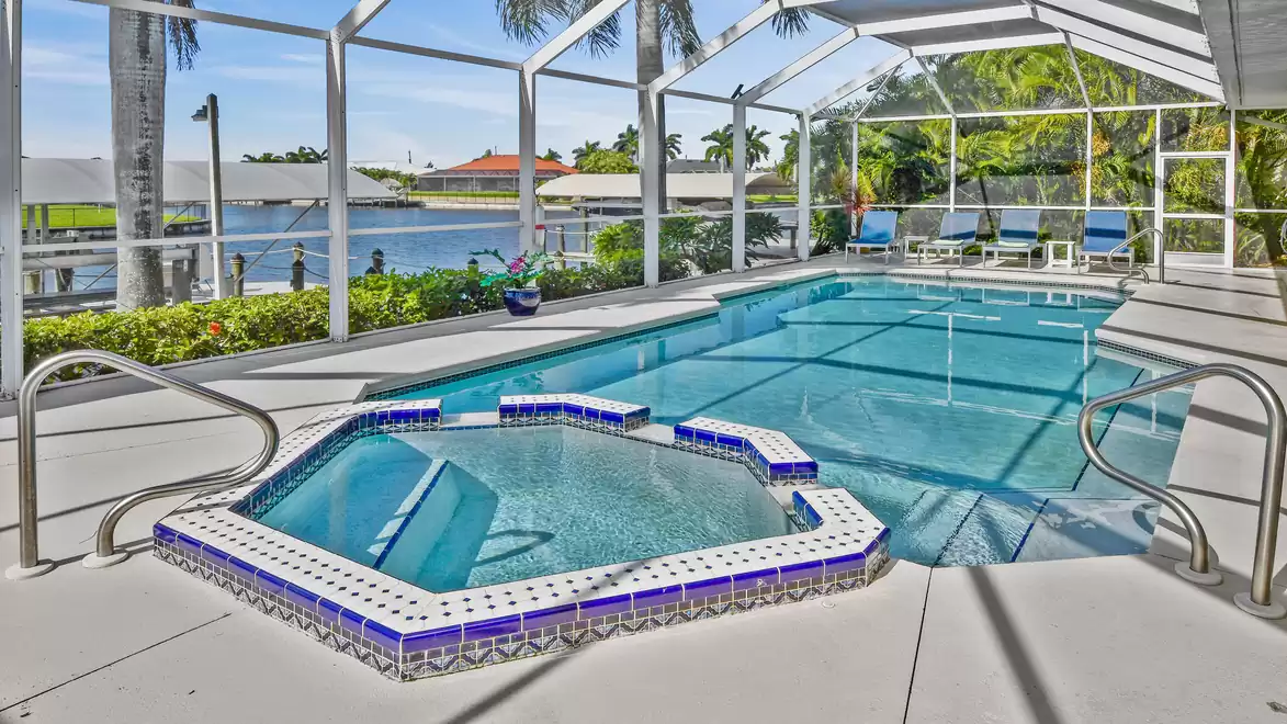 Blue sky, blue water and sunshine - that's all you need for a great vacation