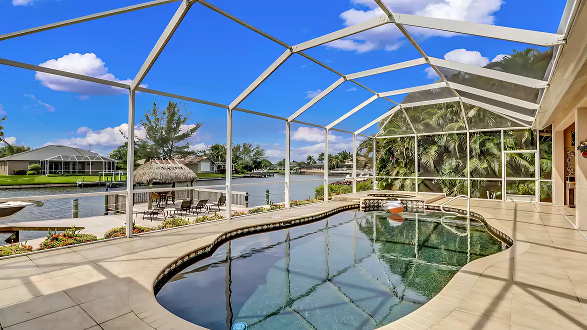 The heated pool is located close to the canal and provides fascinating views