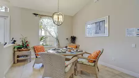 Stylish round table with space for 4 people