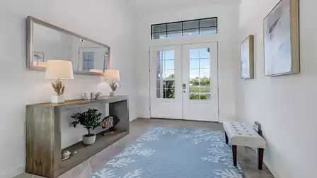 The modern entrance area impresses with its contemporary aesthetics