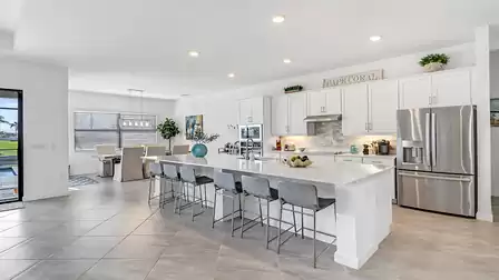 A harmonious combination of kitchen and dining area