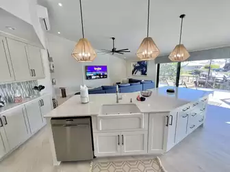 The open kitchen leaves nothing to be desired