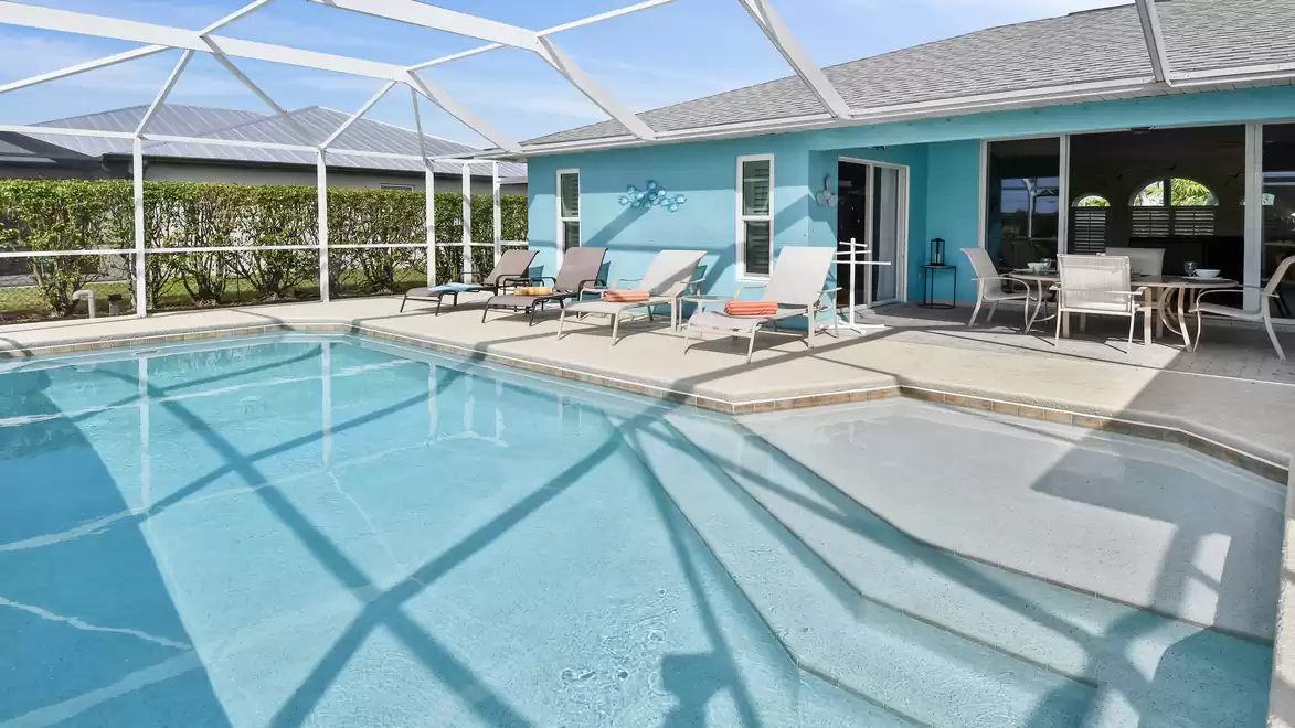 The electrically heated pool offers you swimming fun