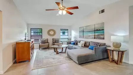 Tasteful decoration and modern accents give the room a warm touch