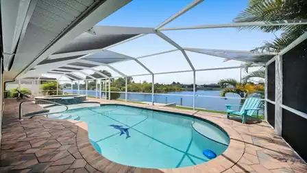 The pool with whirlpool has an extraordinary design.