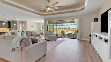Open, light-filled and stylish - the heart of the villa seamlessly connects living, dining and kitchen