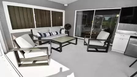 Cozy lounge corner - perfect for relaxed afternoons, game nights or a glass of wine outdoors.
