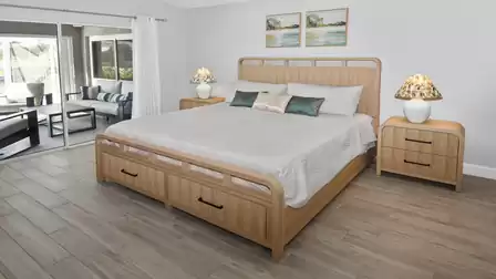 Master bedroom with a King-size bed and access to the terrace
