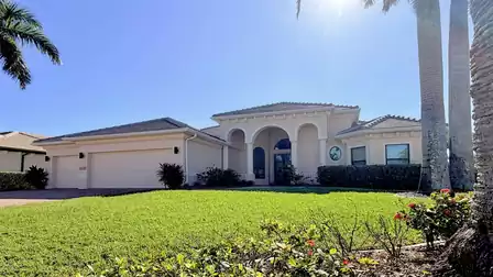 Surrounded by a well-kept garden vacation villa Preziosa in Cape Coral 