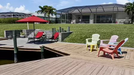 You can sit down for a cool drink on the large dock