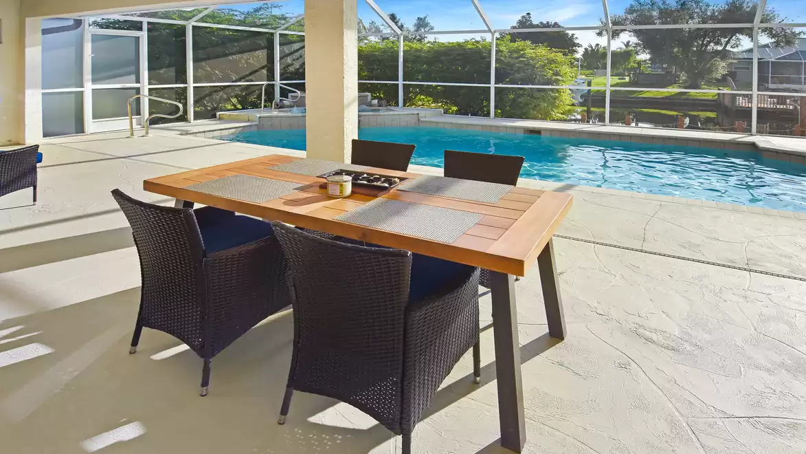 Ready for a relaxed breakfast by the pool