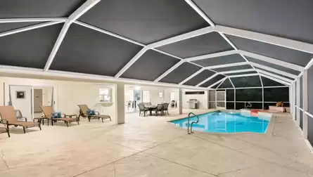 Illuminated pool and terrace - a cozy atmosphere in the evening