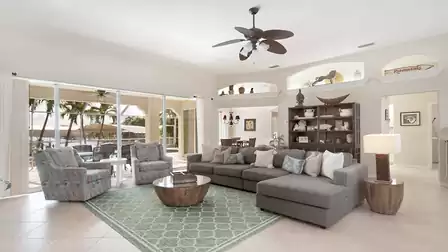 Living room with plenty of space for friends