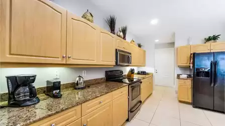 Large kitchen work area, ideal for cooking