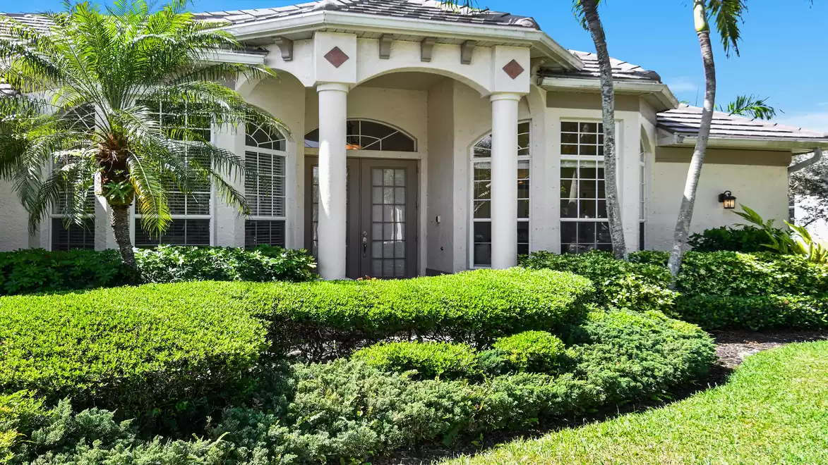 Entrance to the Villa Bahama