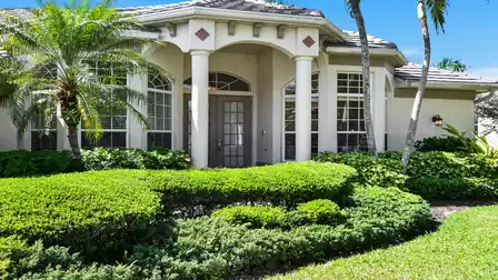 Entrance to the Villa Bahama