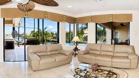 with a second living area to enjoy relax bring the family and friends