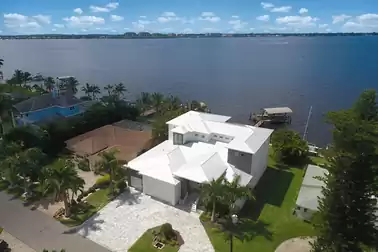 Panoramic view over Villa River Star