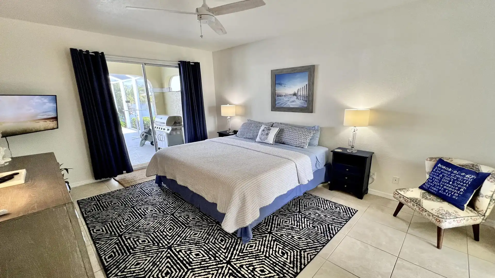 The bedroom has direct access to the terrace