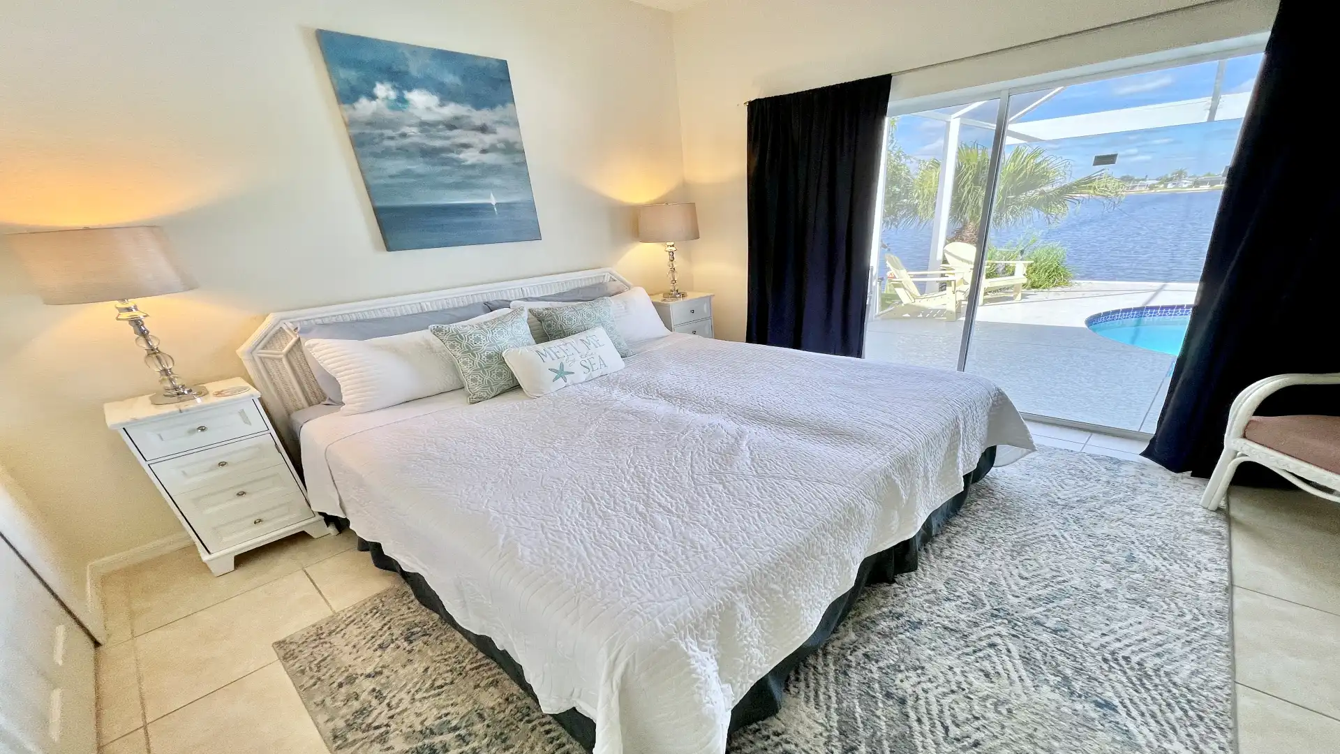 The second bedroom invites you to dream in a large double bed